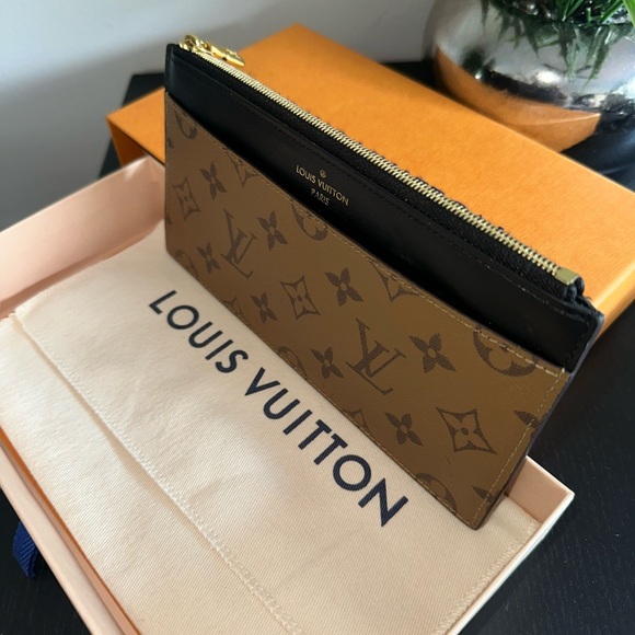 Louis Vuitton Wallet - Picture 2 of 3